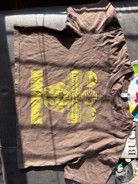 Brown Girl Graphic Tee with Yellow Print Large